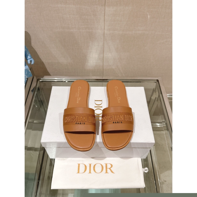 ch**an D*or slippers